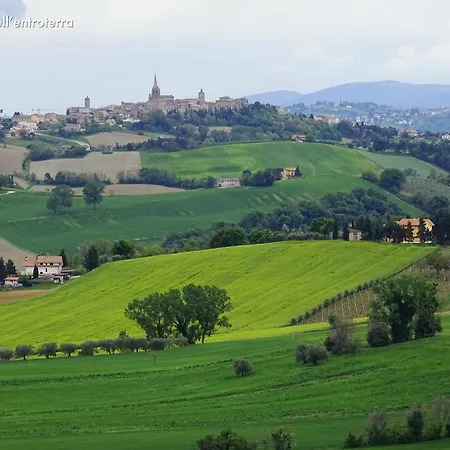 Casetta In Collina 3 *